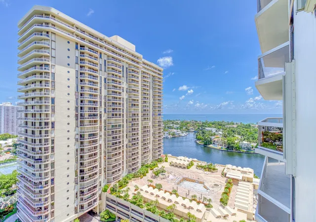 4th image of 20185 E Country Club Dr #1709, Aventura, FL 33180 | MLS# F10543656