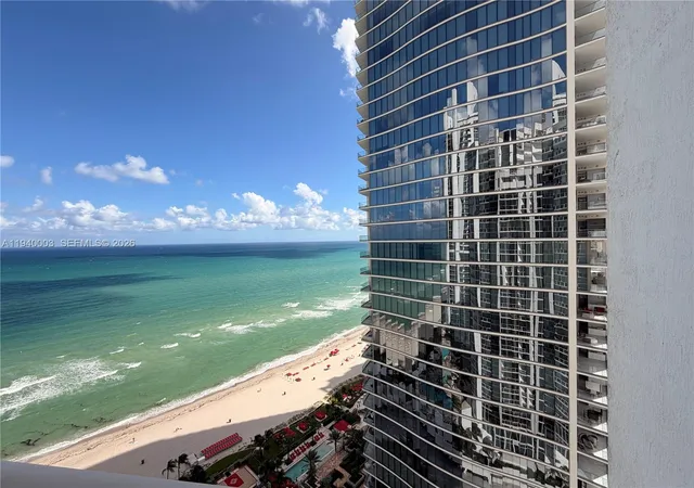 11th image of 18001 Collins Ave #2312, Sunny Isles Beach, FL 33160 | MLS# A11940003