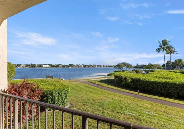 Photo 2 of Condo for sale at 7020 Half Moon Cir #105, Lake Worth, FL 33462 | MLS# F10543511 | Listing updated on 2026-09-23