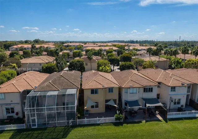 18th image of 11541 Nw 68th Ter, Doral, FL 33178 | MLS# A11940242