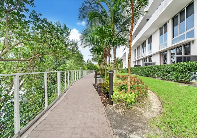23rd image of 16385 Biscayne Blvd #2017, North Miami Beach, FL 33160 | MLS# A11940182