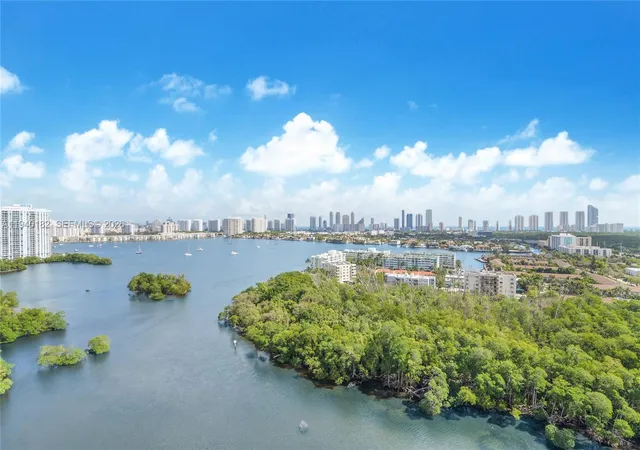 2nd image of 16385 Biscayne Blvd #2017, North Miami Beach, FL 33160 | MLS# A11940182