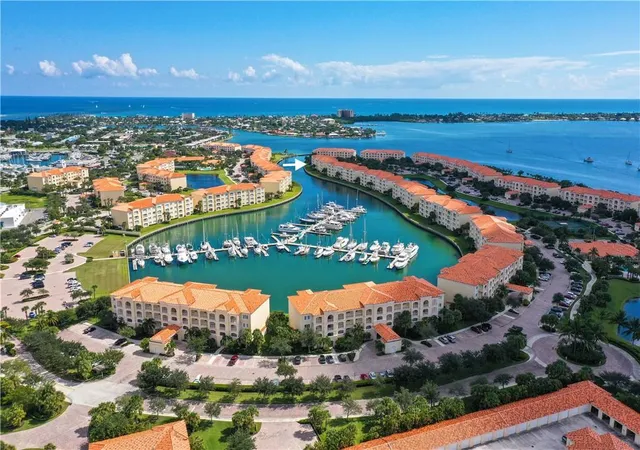 1st image of 19 Harbour Isle Dr #106, Fort Pierce, FL 34949 | MLS# F10543311