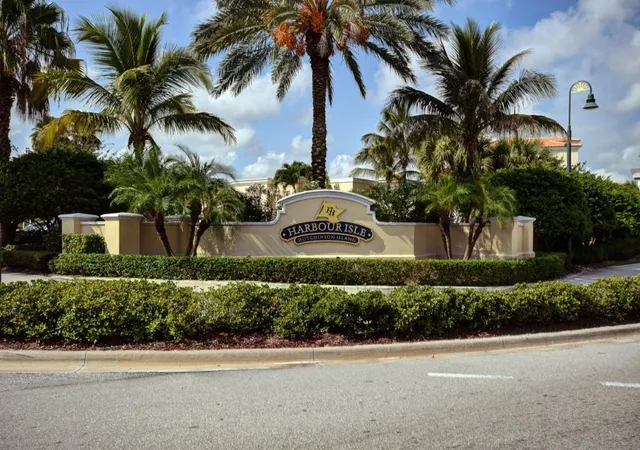 29th image of 19 Harbour Isle Dr #106, Fort Pierce, FL 34949 | MLS# F10543311