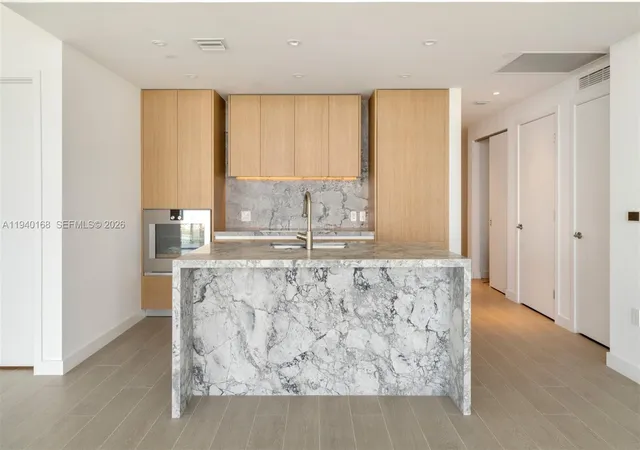 4th image of 500 Alton Rd #2207, Miami Beach, FL 33139 | MLS# A11940168