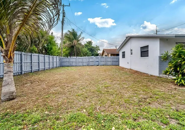 Homes for sale in West Park, FL | 4030 Sw 19th St, West Park, FL 33023 | MLS# A11940656