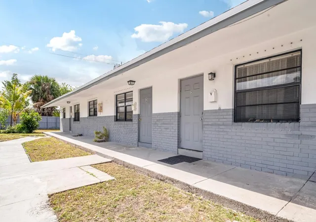 Homes for sale in West Park, FL | 4030 Sw 19th St, West Park, FL 33023 | MLS# A11940656