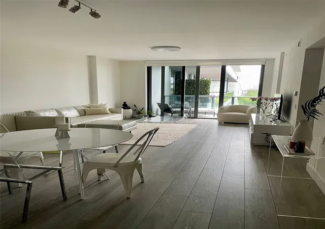 3rd image of 2960 Ne 207Th St #714, Aventura, FL 33180 | MLS# A11940772