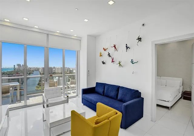 2nd image of 2600 E Hallandale Beach Blvd #T3303, Hallandale Beach, FL 33009 | MLS# A11941295