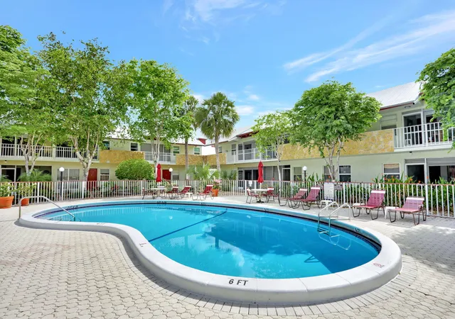 Homes for sale in Deerfield Beach, FL | 860 Se 6th Avenue, Deerfield Beach, FL 33441 | Houzeo
