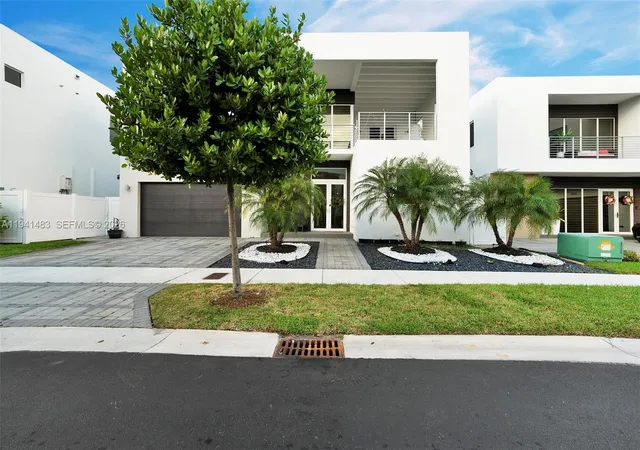 2nd image of 10055 Nw 77th St, Doral, FL 33178 | MLS# A11941483