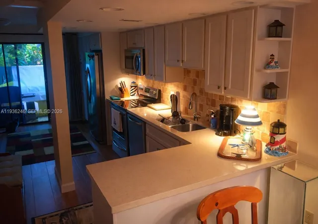 2nd image of 87200 Overseas Hwy N2 #N2, Plantation Key, FL 33036 | MLS# A11936246