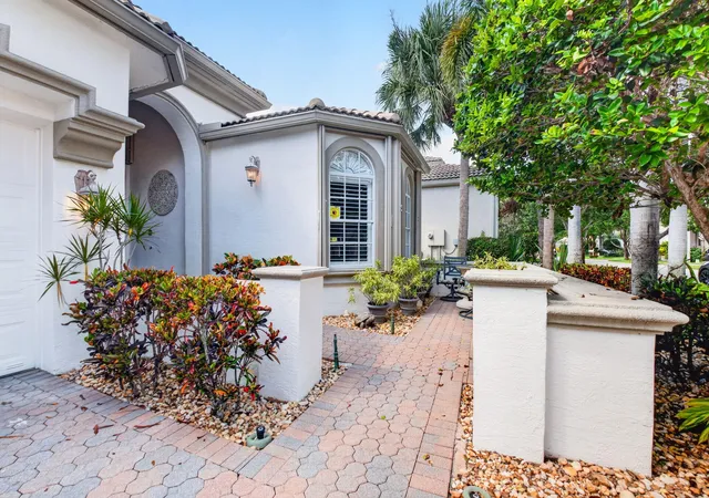 Photo 3 of Single family home for sale at 9842 Via Elegante, Wellington, FL 33411 | MLS# R11152590 | Listing updated on 2026-10-09