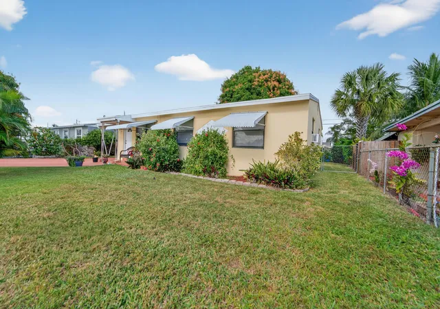 2nd image of 2105 Worthington Rd, West Palm Beach, FL 33409 | MLS# R11152689