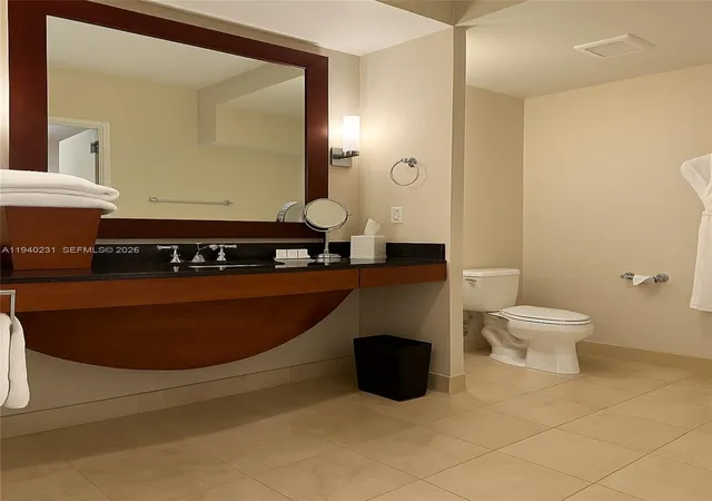 4th image of 18001 Collins Ave #1210, Sunny Isles Beach, FL 33160 | MLS# A11940231