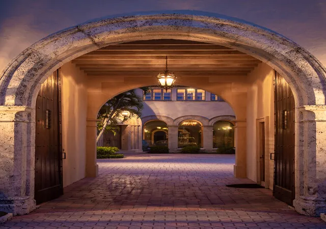 Photo 3 of Mansion for sale at 790 S County Rd, Palm Beach, FL 33480 | MLS# R11152923 | Listing updated on 2026-09-23