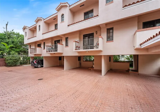 2nd image of 231 Majorca Ave #C, Coral Gables, FL 33134 | MLS# A11942560