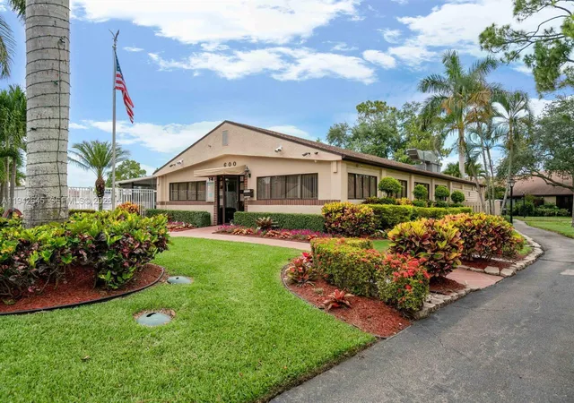 2nd image of 623 Sea Pine Wy, Greenacres, FL 33415