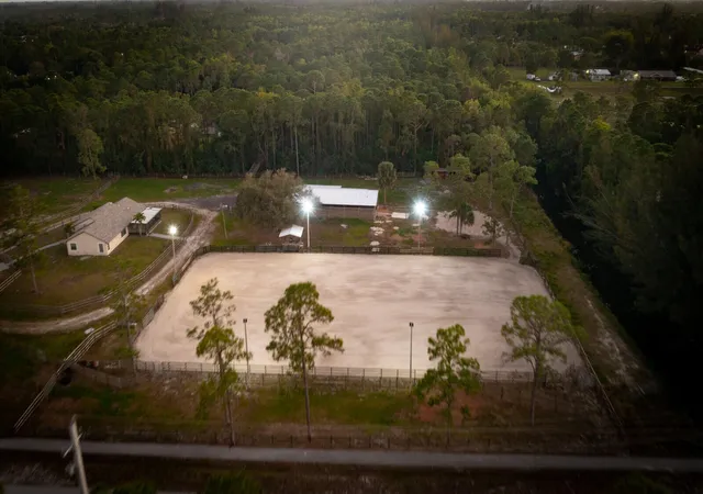 40th image of 18080 W Sycamore Dr, Loxahatchee, FL 33470 | MLS# R11153092