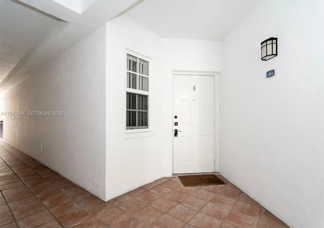 3rd image of 3215 Ne 184Th St, Miami, FL 33160