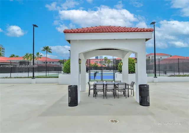 2nd image of 3215 Ne 184Th St, North Miami Beach, FL 33160