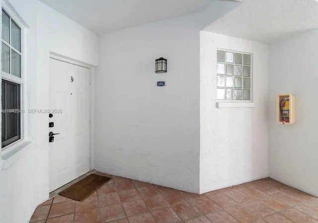 4th image of 3215 Ne 184Th St, Miami, FL 33160