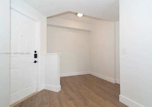 5th image of 3215 Ne 184Th St, Miami, FL 33160