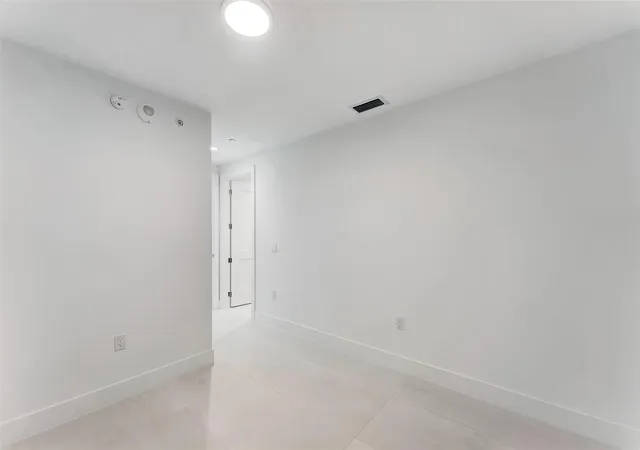 Homes for sale in Fort Lauderdale, FL | 151 N Seabreeeze Boulevard, Fort Lauderdale, FL 33304 | Houzeo