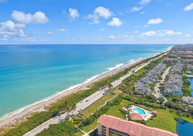3rd image of 301 S Seas Dr, Jupiter, FL 33477