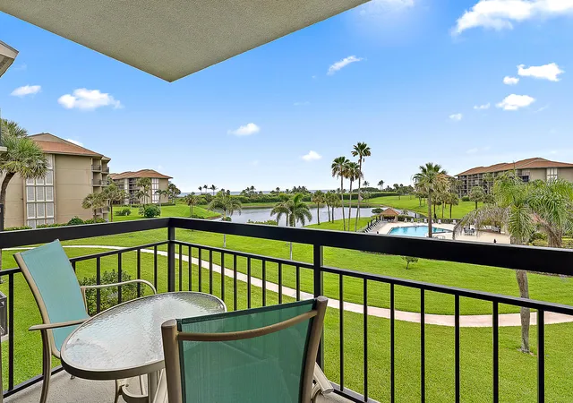 4th image of 301 S Seas Dr, Jupiter, FL 33477