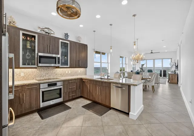 Homes for sale in Lauderdale By The Sea, FL | 4510 El Mar Dr #PH-405, Lauderdale By The Sea, FL 33308 | MLS# F10544993