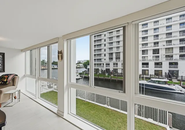 3rd image of 3100 NE 49th Street #206, Fort Lauderdale, FL 33308 | MLS# R11153754
