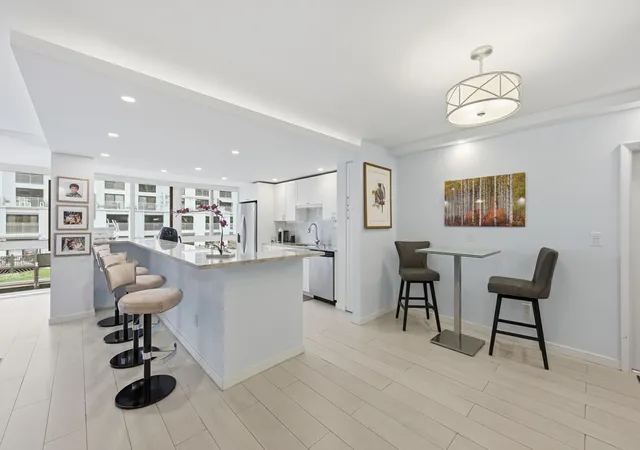 5th image of 3100 NE 49th Street #206, Fort Lauderdale, FL 33308 | MLS# R11153754