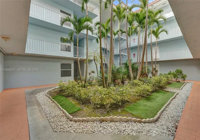5th image of 505 S Pine Island Rd #405B, Plantation, FL 33324 | MLS# A11944257