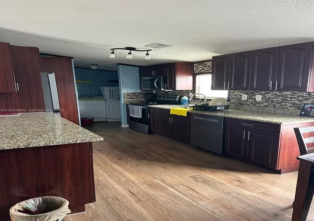 5th image of 1122 Johnson Rd, Clewiston, FL 33440 | MLS# A11944889