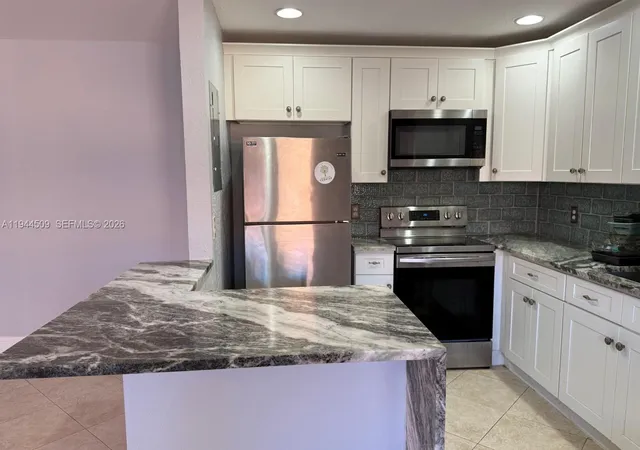 Homes for sale in Delray Beach, FL | 566 Saxony L 566, Delray Beach, FL 33446