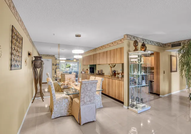 Photo 2 of Condo for sale at 1012 Green Pine Blvd #H2, West Palm Beach, FL 33409 | MLS# R11153911 | Listing updated on 2026-09-23