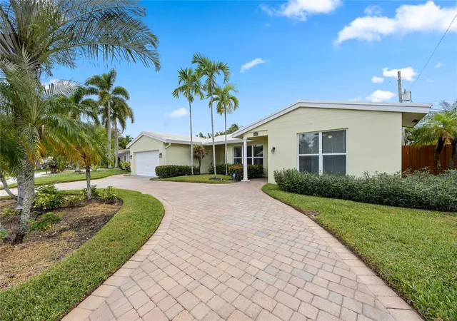 Photo 3 of Single family home for sale at 6543 Ne 21st Road, Fort Lauderdale, FL 33308 | MLS# F10545135 | Listing updated on 2026-09-29