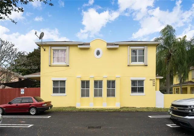Homes for sale in Cutler Bay, FL | 19620 Sw 103rd Court, Cutler Bay, FL 33157 | Houzeo