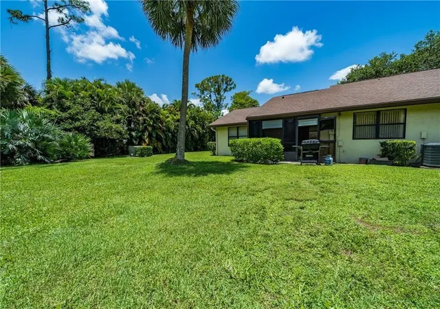 5th image of 64 Macadamia Ct, Royal Palm Beach, FL 33411 | MLS# F10545478