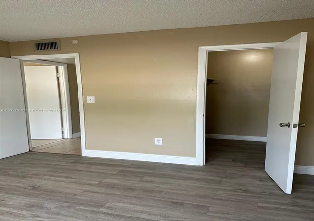 4th image of 488 Nw 165Th St Rd #B115, Miami, FL 33169 | MLS# A11945535