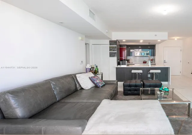 2nd image of 110 Washington Ave #1722, Miami Beach, FL 33139 | MLS# A11944731