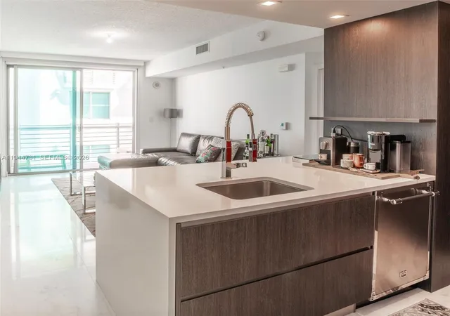 5th image of 110 Washington Ave #1722, Miami Beach, FL 33139 | MLS# A11944731