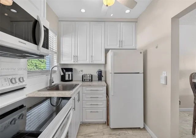 Homes for sale in Pompano Beach, FL | 2650 W Golf Blvd #259, Pompano Beach, FL 33064 | MLS# A11931762