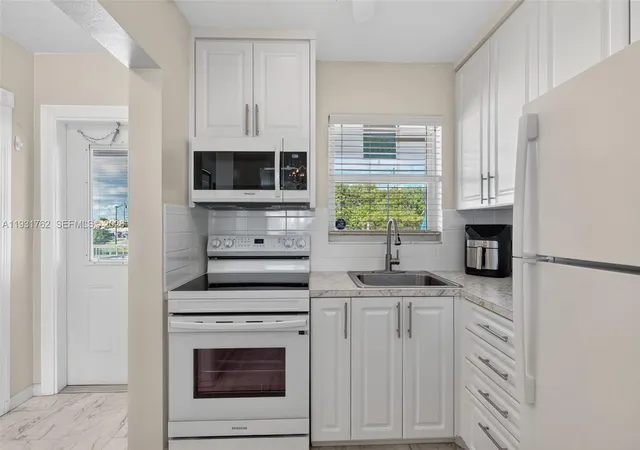 Homes for sale in Pompano Beach, FL | 2650 W Golf Blvd #259, Pompano Beach, FL 33064 | MLS# A11931762