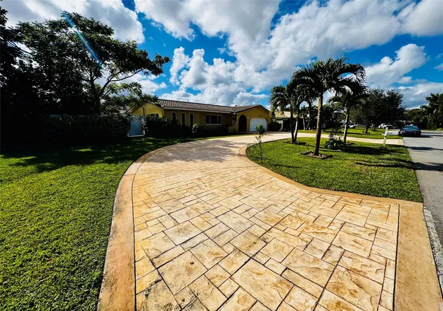 Photo 3 of Single family home for sale at 8306 Nw 36th Street, Coral Springs, FL 33065 | MLS# F10545290 | Listing updated on 2026-10-07