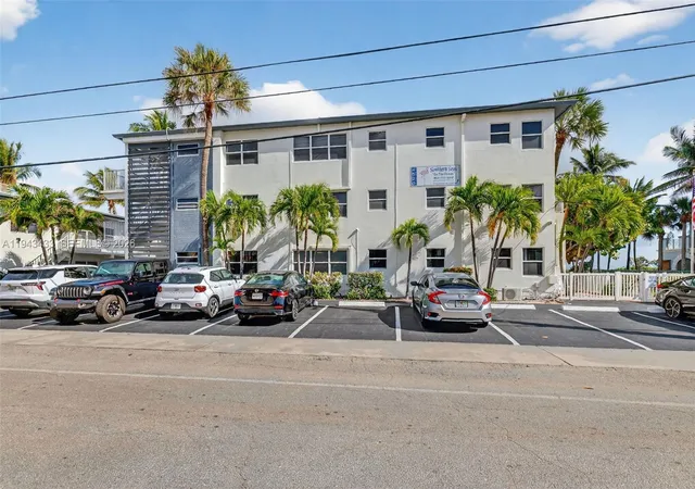 Homes for sale in Lauderdale By The Sea, FL | 4520 El Mar Drive, Lauderdale By The Sea, FL 33308 | Houzeo