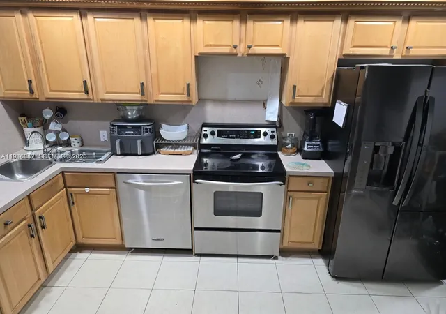 5th image of 2733 Washington St, Hollywood, FL 33020 | MLS# A11946647