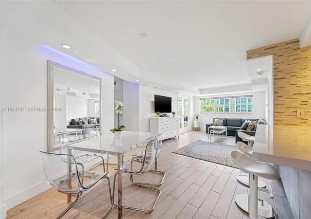 3rd image of 1881 Washington Ave #5H, Miami Beach, FL 33139 | MLS# A11944737