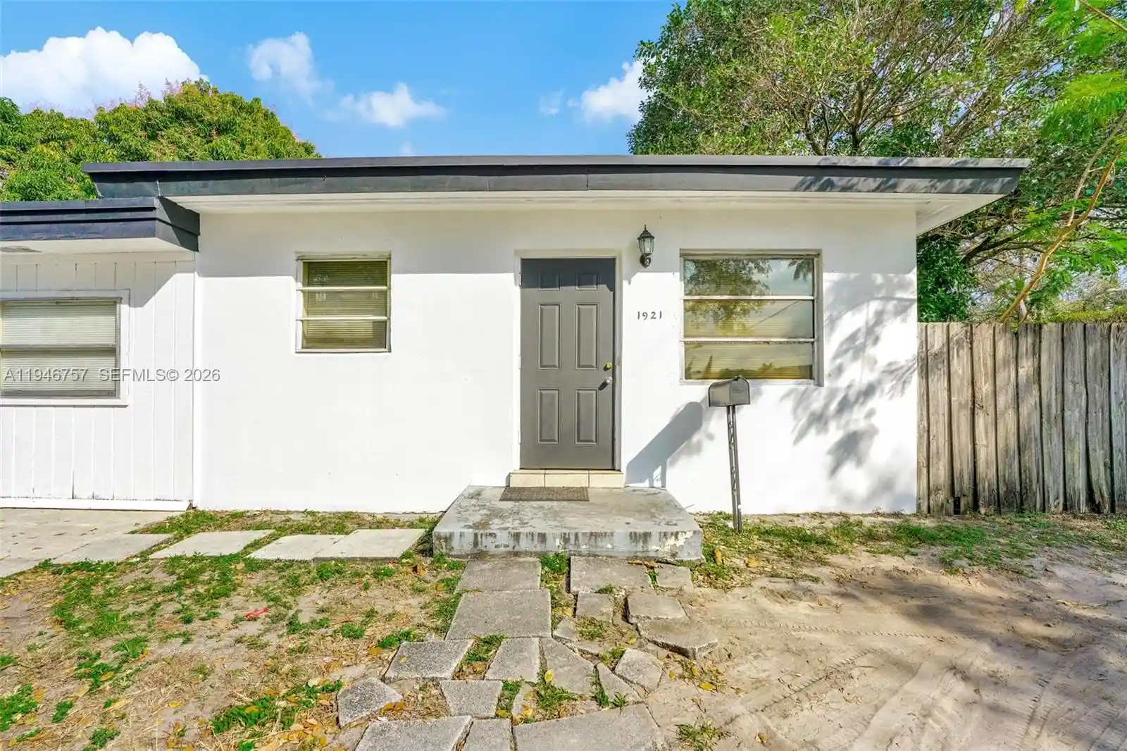 Photo 1 of Sale Pending at 2546 Coolidge St, Hollywood, FL 33020 | MLS# A11946757 | Listing updated on 2026-10-23
